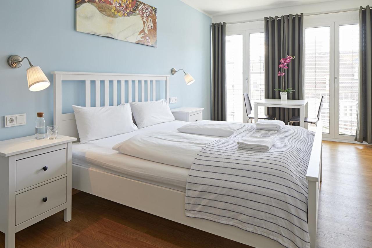 Nonstop Hotel Augsburg - Ubernacht - Hostelhotelhome ภายนอก รูปภาพ