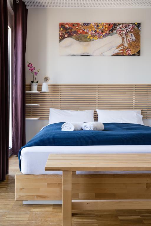 Nonstop Hotel Augsburg - Ubernacht - Hostelhotelhome ภายนอก รูปภาพ