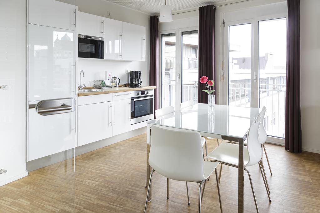 Nonstop Hotel Augsburg - Ubernacht - Hostelhotelhome ภายนอก รูปภาพ