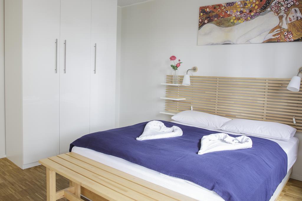 Nonstop Hotel Augsburg - Ubernacht - Hostelhotelhome ภายนอก รูปภาพ