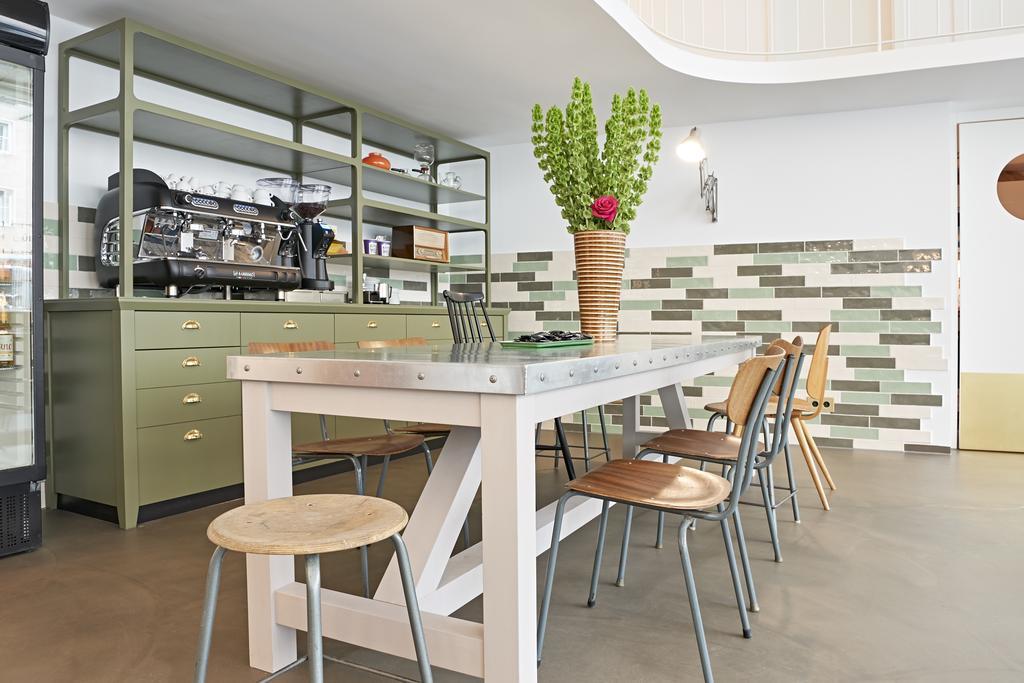 Nonstop Hotel Augsburg - Ubernacht - Hostelhotelhome ภายนอก รูปภาพ