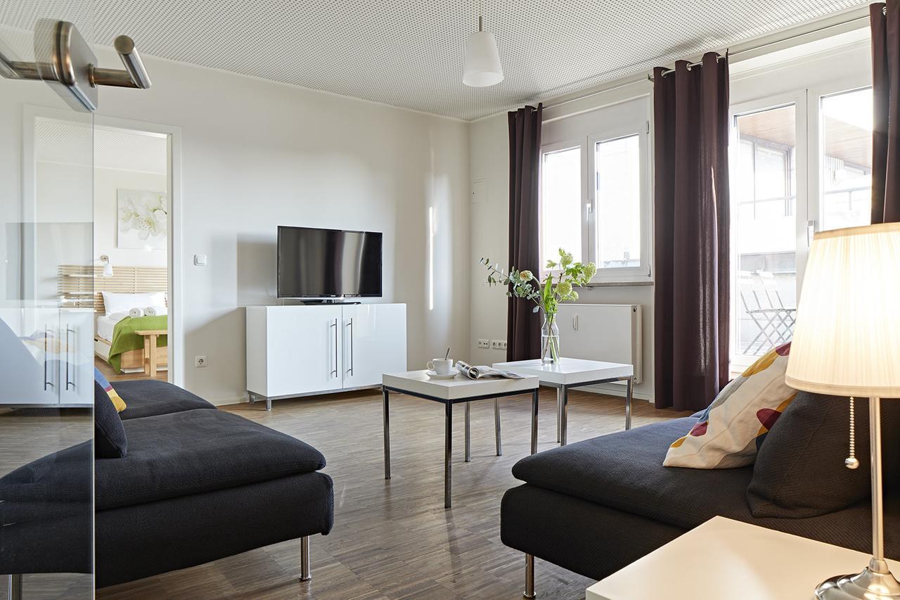 Nonstop Hotel Augsburg - Ubernacht - Hostelhotelhome ภายนอก รูปภาพ