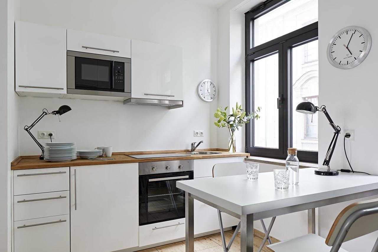 Nonstop Hotel Augsburg - Ubernacht - Hostelhotelhome ภายนอก รูปภาพ