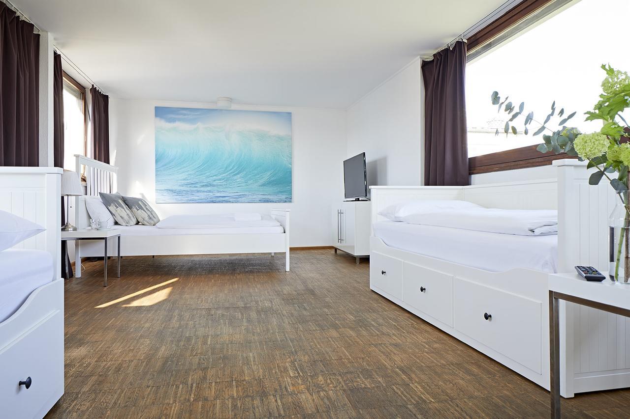 Nonstop Hotel Augsburg - Ubernacht - Hostelhotelhome ภายนอก รูปภาพ
