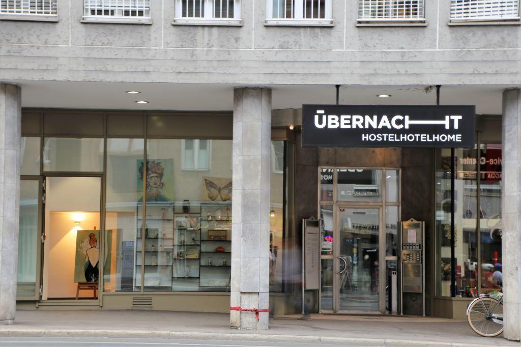 Nonstop Hotel Augsburg - Ubernacht - Hostelhotelhome ภายนอก รูปภาพ