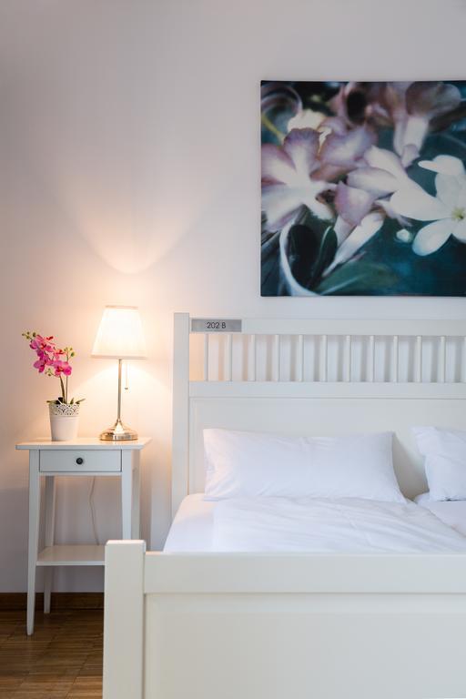Nonstop Hotel Augsburg - Ubernacht - Hostelhotelhome ห้อง รูปภาพ